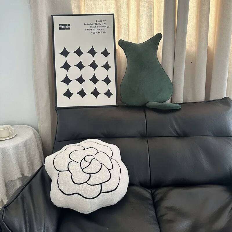 Household Decorative Cushion Elegant Camellia Pattern Soft Velvet Pillow Cover for Living Room Sofa Bedroom Accent Chair Dining Area Bedding Accessory