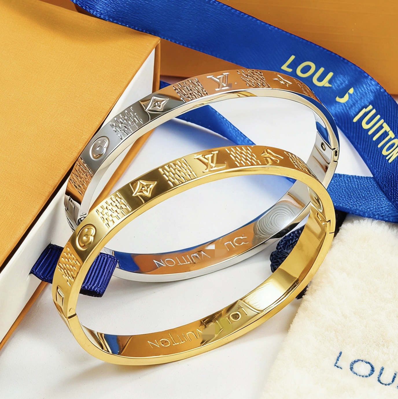 High-version L brand printed bracelet for women - simple and fashionable, does not fade, three-color titanium steel bracelet, cross-border hot sale