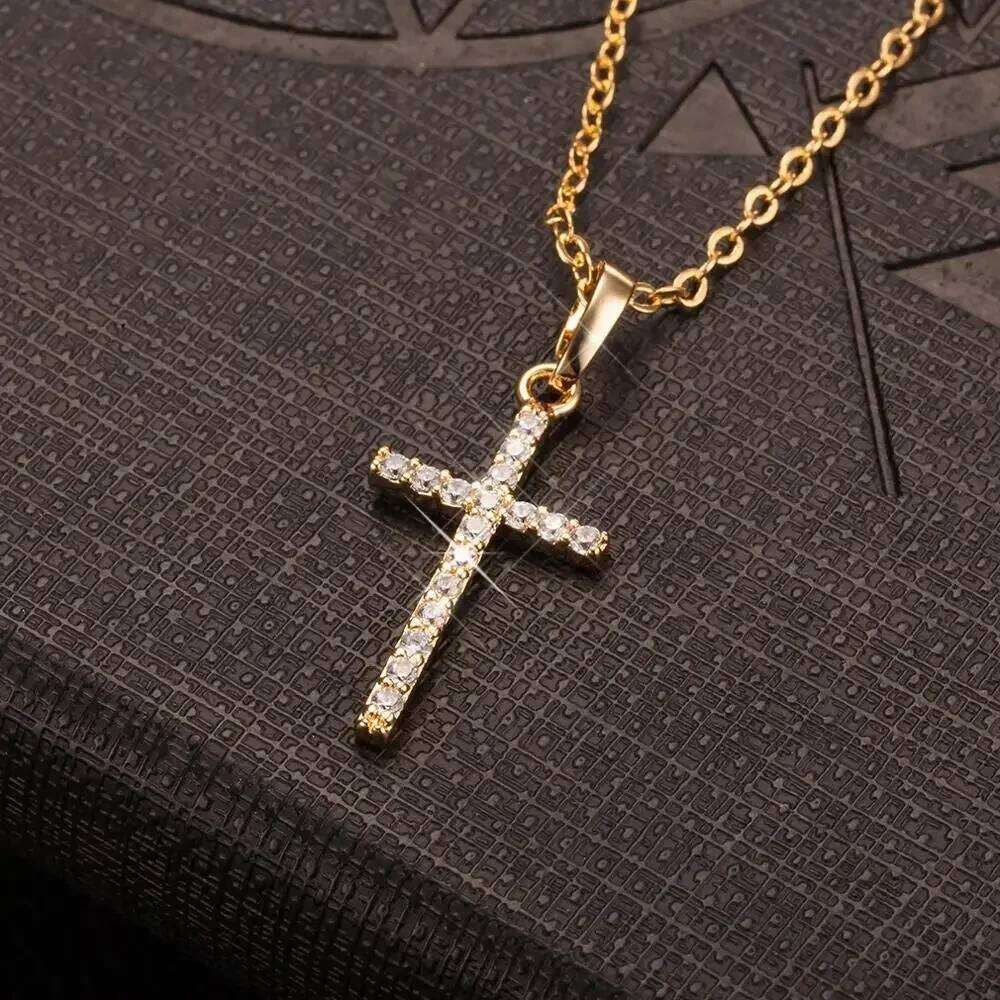 Luxury Zircon Cross Pendants Necklace Fashion Light Golden Silver Color for Men Women Jewelry Chain Accessory H260112