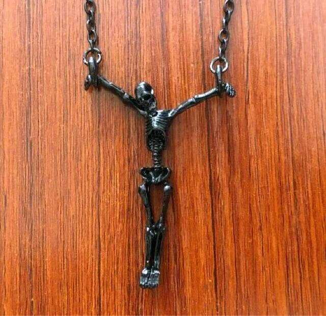 Gothic Skeleton Cross Skull Necklace Anatomical Bone Halloween Anatomy Disco Pub Soul Black Pendant Goth Jewelry H260112
