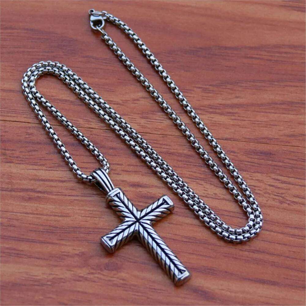 Twisted Pattern Cross Pendant Necklace Retro Simple Stainless Steel Chain Silver Color Hip Hop Jewelry Gifts For Women Men H260112