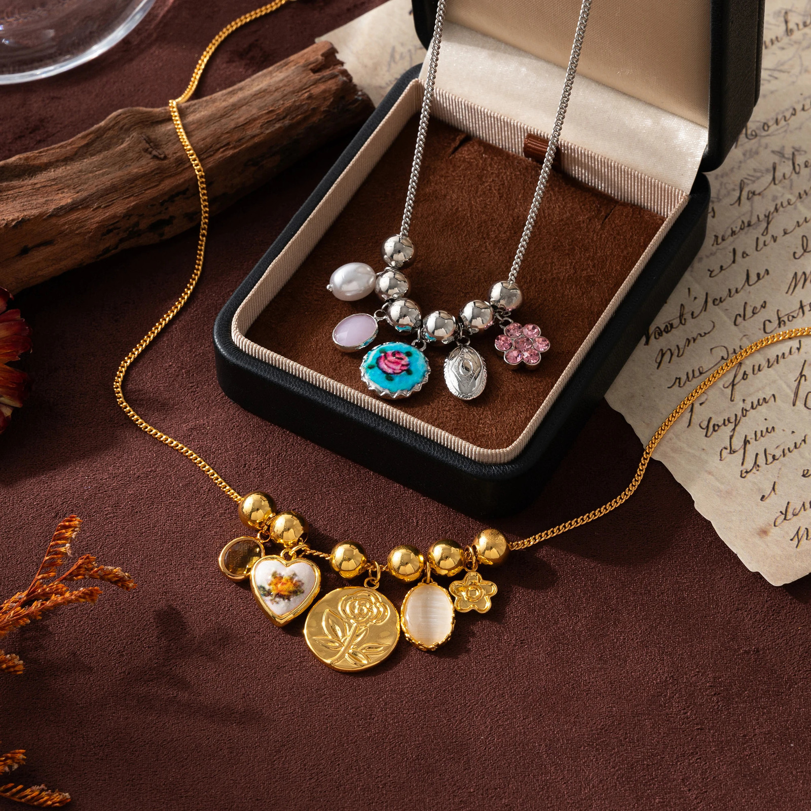 Fashionable selling retro bead pendant pearl heart flower necklace sweater chain lock bone chain 260107
