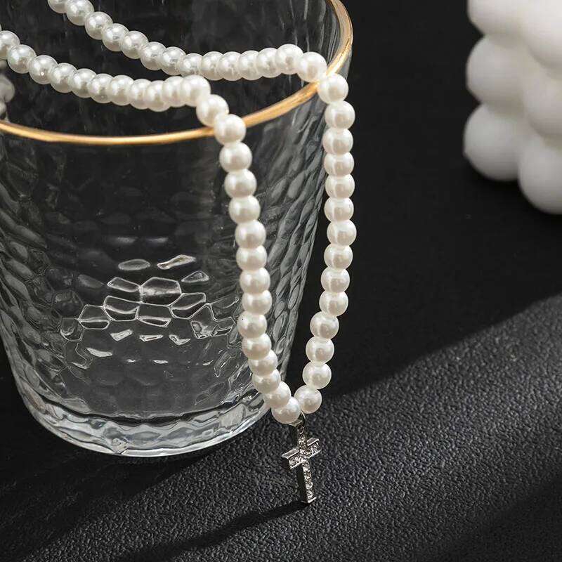 Cool Y2K Neck Chains for Men Korean Fashion Necklace Cross Pendant with Rhinestone Teenager Pearl Choker Jewelry H260112