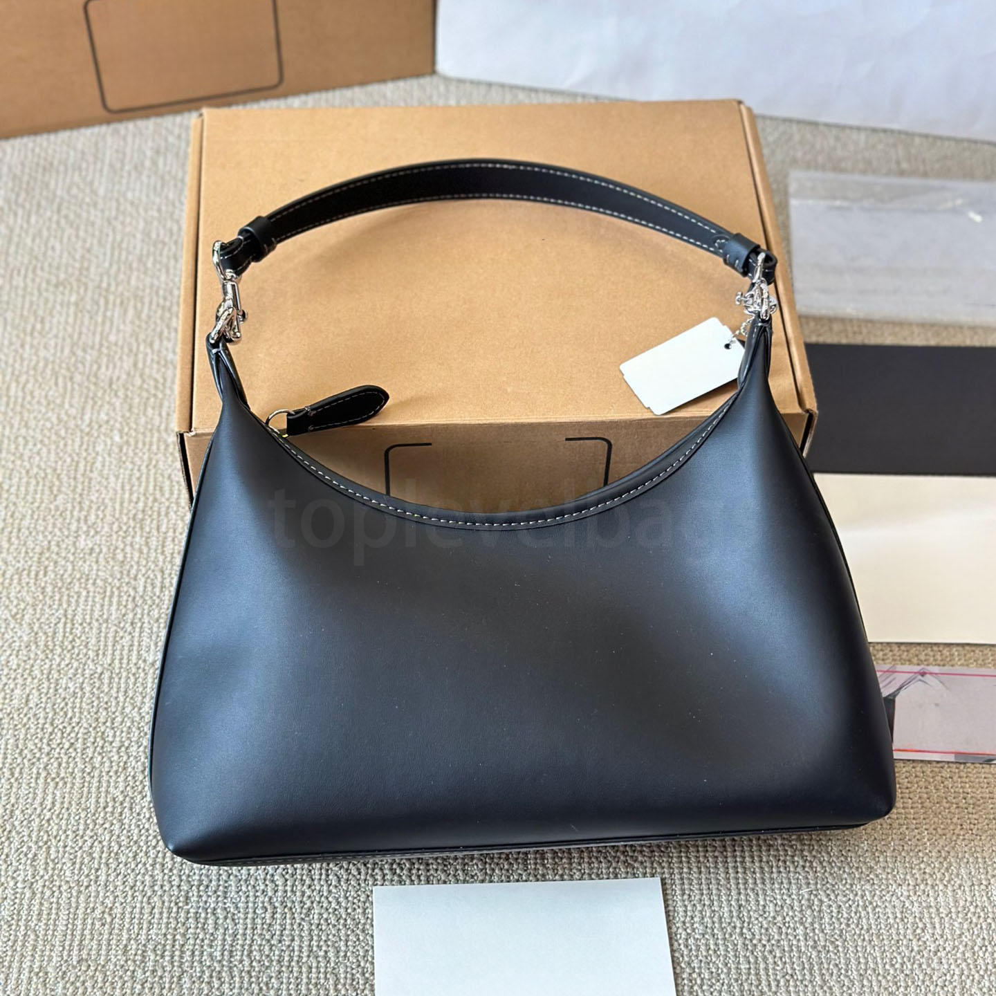 Designer bag Pocket Juliet hobo shoulder bag underarm bag cowhide tote bag women luxury purse Oil wax leather full zipper dumpling bag Large capacity cow horn bag