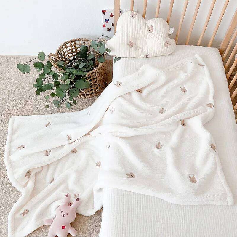 Soft Plush Bear and Rabbit Pattern Multi-Purpose Cozy Home Bedding Accessory Fluffy Warm Throw Blanket for Bed/Couch XJ260112