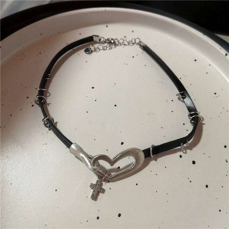 Goth Y2K Vintage Black Heart Cross Pendant Chain Choker Necklace For Men Women Hip Hop Rock Punk 90s Grunge Jewelry Accessories H260112