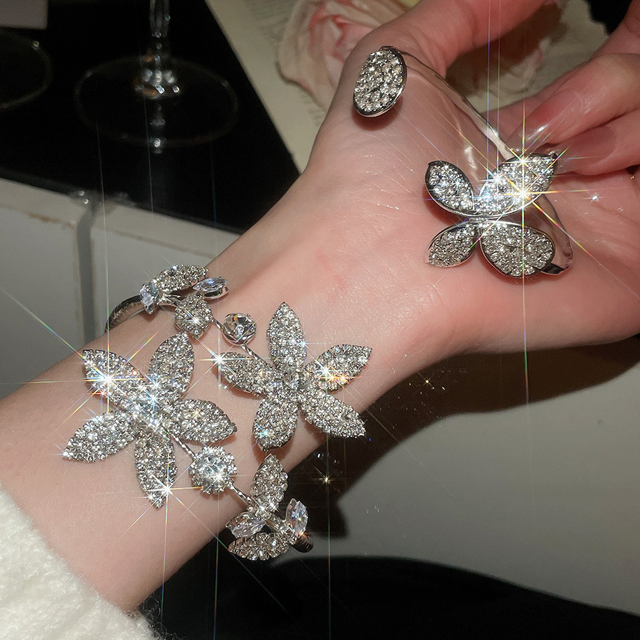 European and American Cross-Border Inlaid Diamond Flower Open Elegant Personality Niche Design Bracelet Light Luxury High-End Sense Jewelry - view 4
