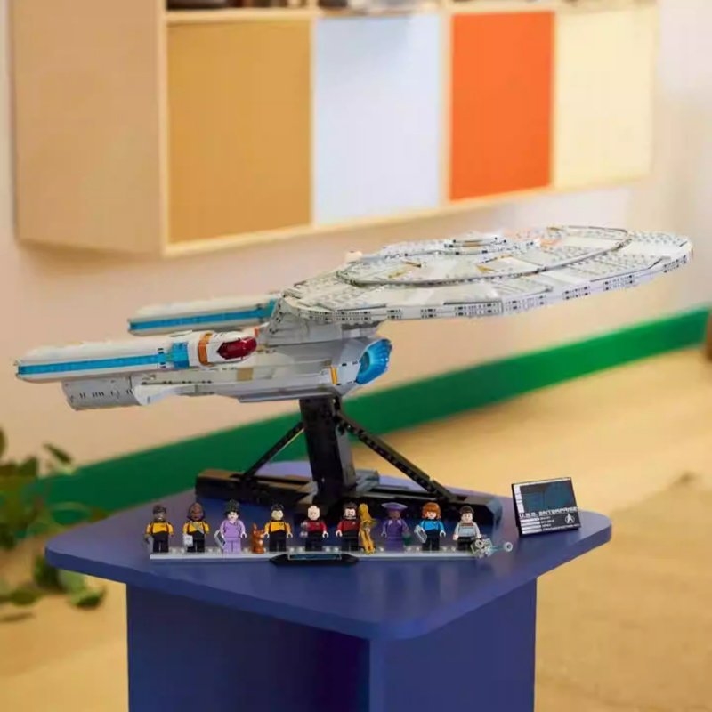 ICONS Series 10356 Star Trek Federation Starship Assembly Building Blocks Toy