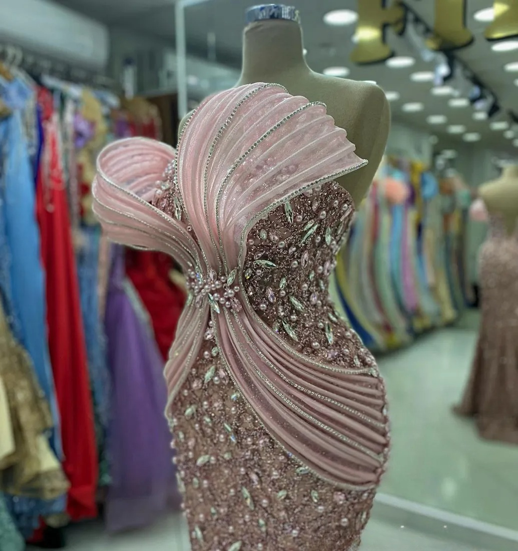 Elegant Dusty Rose Prom Dresses for Black Women Illusion Beaded Lace Pearls Rhinestones Decorated Birthday Party Dress Second Reception Evening Gown s