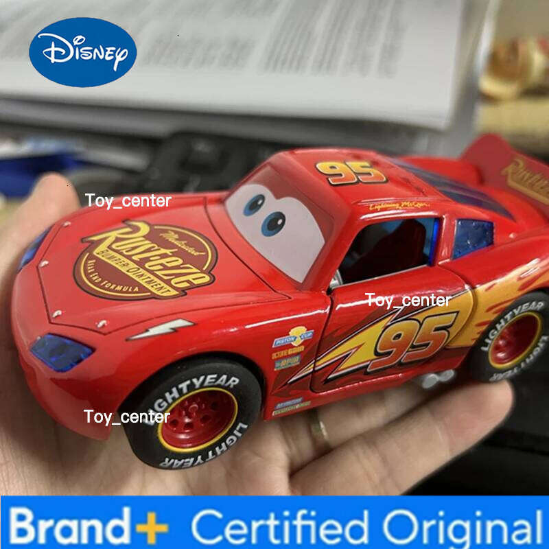 Disney Toy Story 3 Model Car Lightning Mcqueen Metal Diecast With Lights Inertial Pull-Back Wheel Spit Out Your Tongue Cars Toys H260113