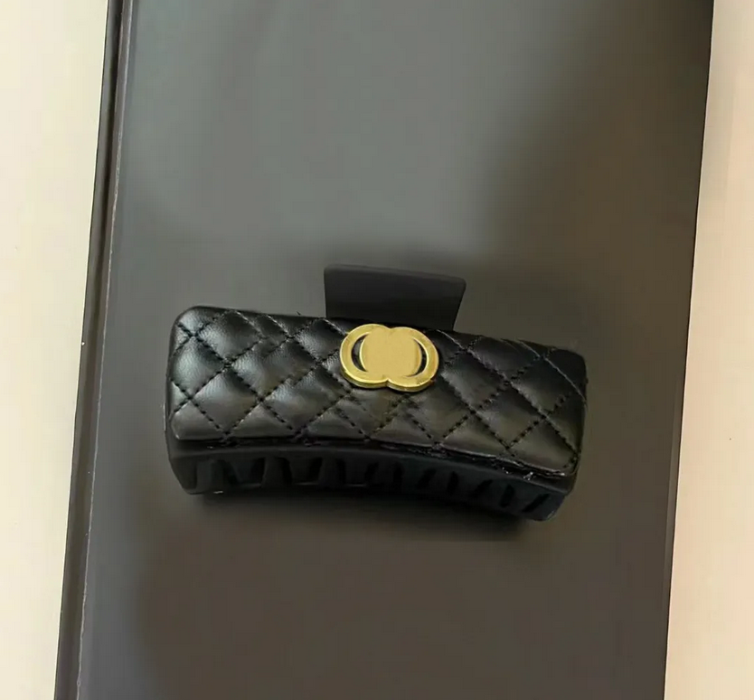 Chic Quilted Hair B… - image