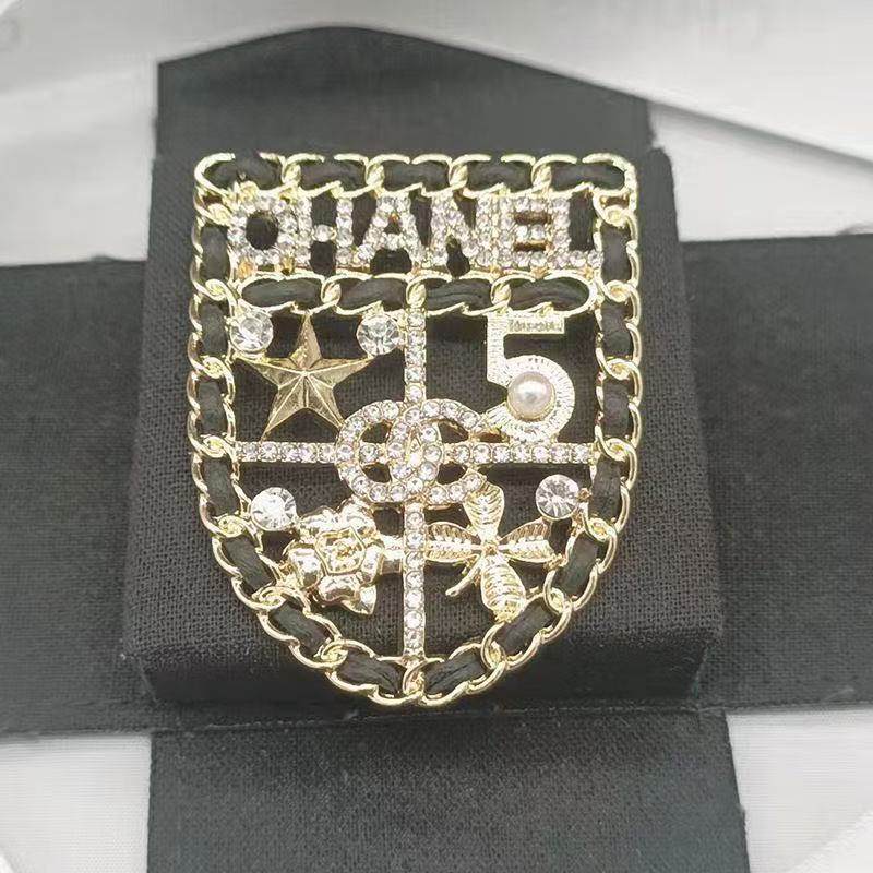 brooch broche designer brooch Fashion High Grade Luxury Big Brand Camellia cc Brooch Scarves Buckle Valentines Day Pin Brooches For Woman Gift Accessories2563