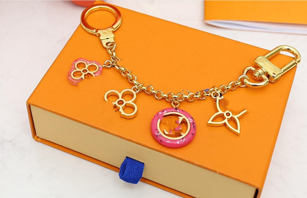 designer keychain women V Letters designers pink flowers keychain wallet top llavero Car Key Chain men Buckle Keyring Keychains Lanyards good