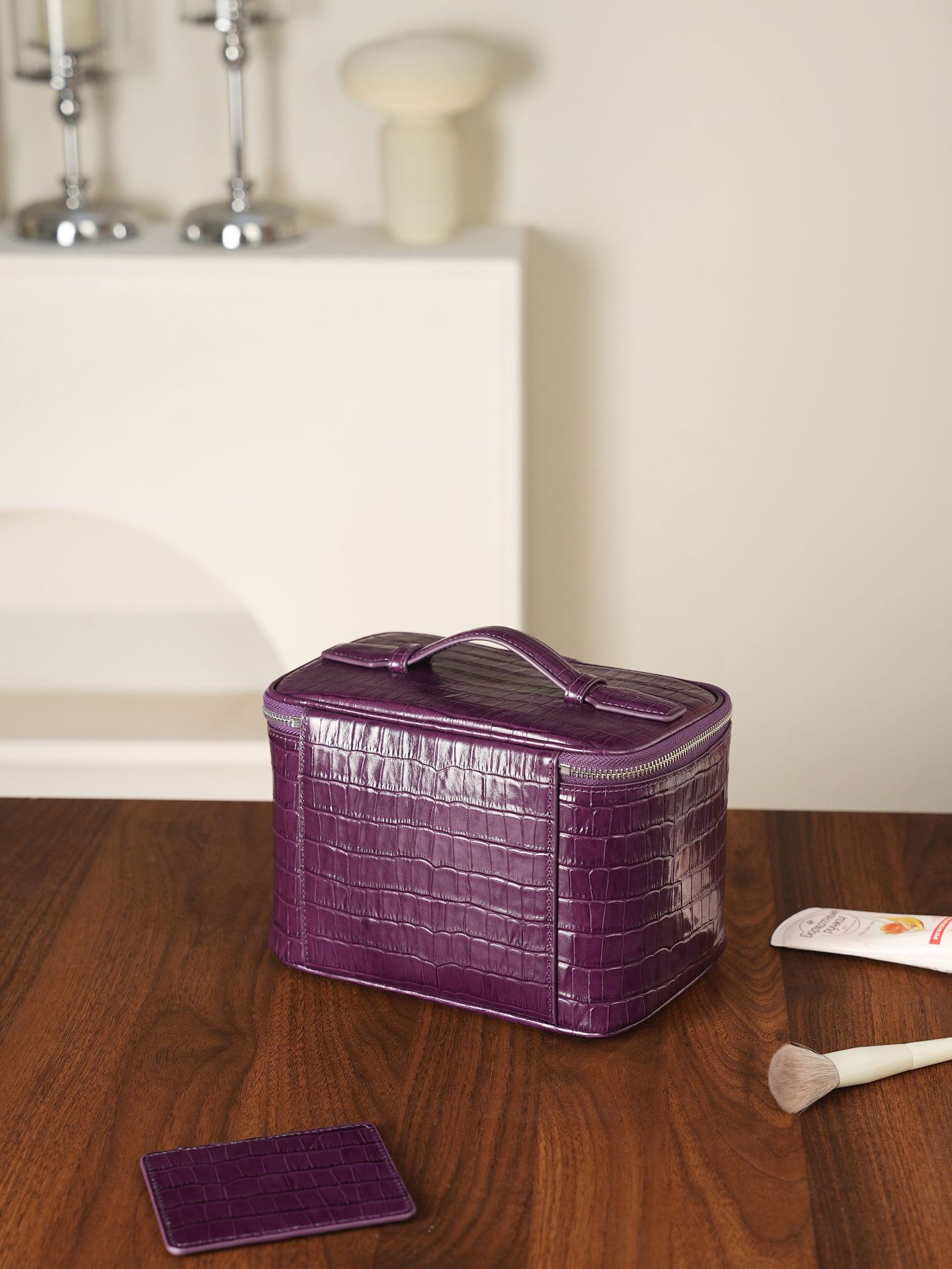 2026 Crocodile Embossed Genuine Leather Toiletry Bag, Large Capacity Travel Makeup Organizer, Premium Waterproof Cosmetic Case