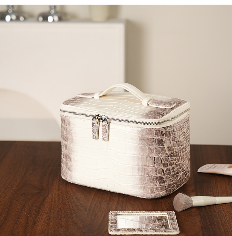 2026 Crocodile Embossed Genuine Leather Toiletry Bag, Large Capacity Travel Makeup Organizer, Premium Waterproof Cosmetic Case