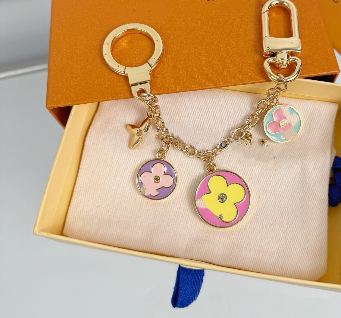 designer keychain women V Letters designers colorfull flowers keychain wallet top llavero Car Key Chain men Buckle Keyring Keychains Lanyards good