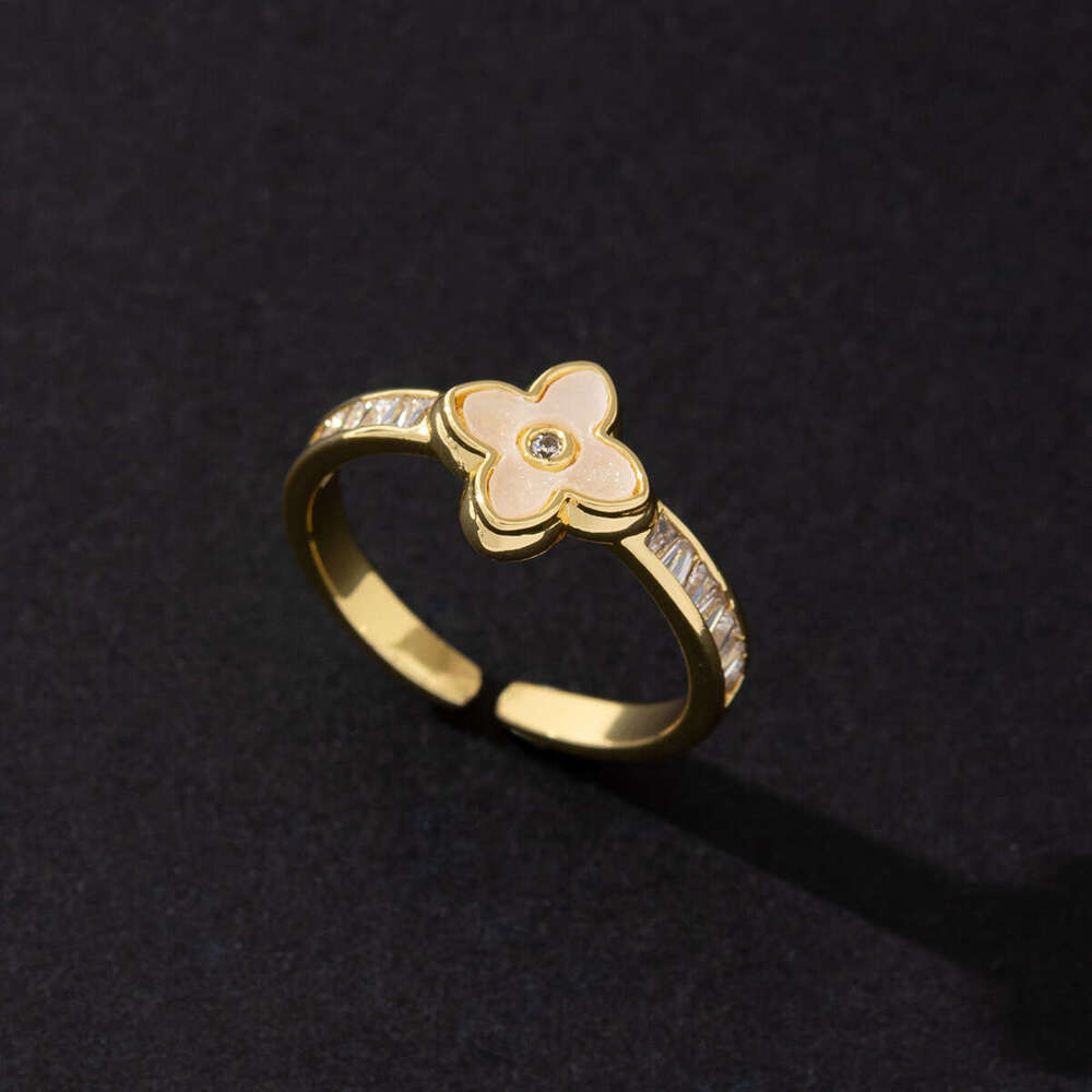 Mother-of-Pearl Ring Niche Four-Leaf Mori Style Unique Korean Version Simple and Cute Lucky Clover Ring Campus Daily - view 3