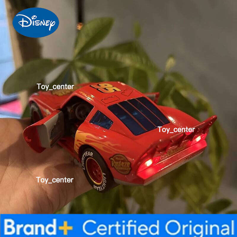Disney Toy Story 3 Model Car Lightning Mcqueen Metal Diecast With Lights Inertial Pull-Back Wheel Spit Out Your Tongue Cars Toys H260113