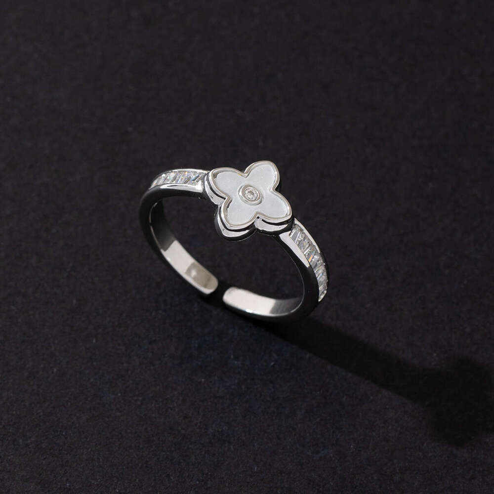 Mother-of-Pearl Ring Niche Four-Leaf Mori Style Unique Korean Version Simple and Cute Lucky Clover Ring Campus Daily - view 6