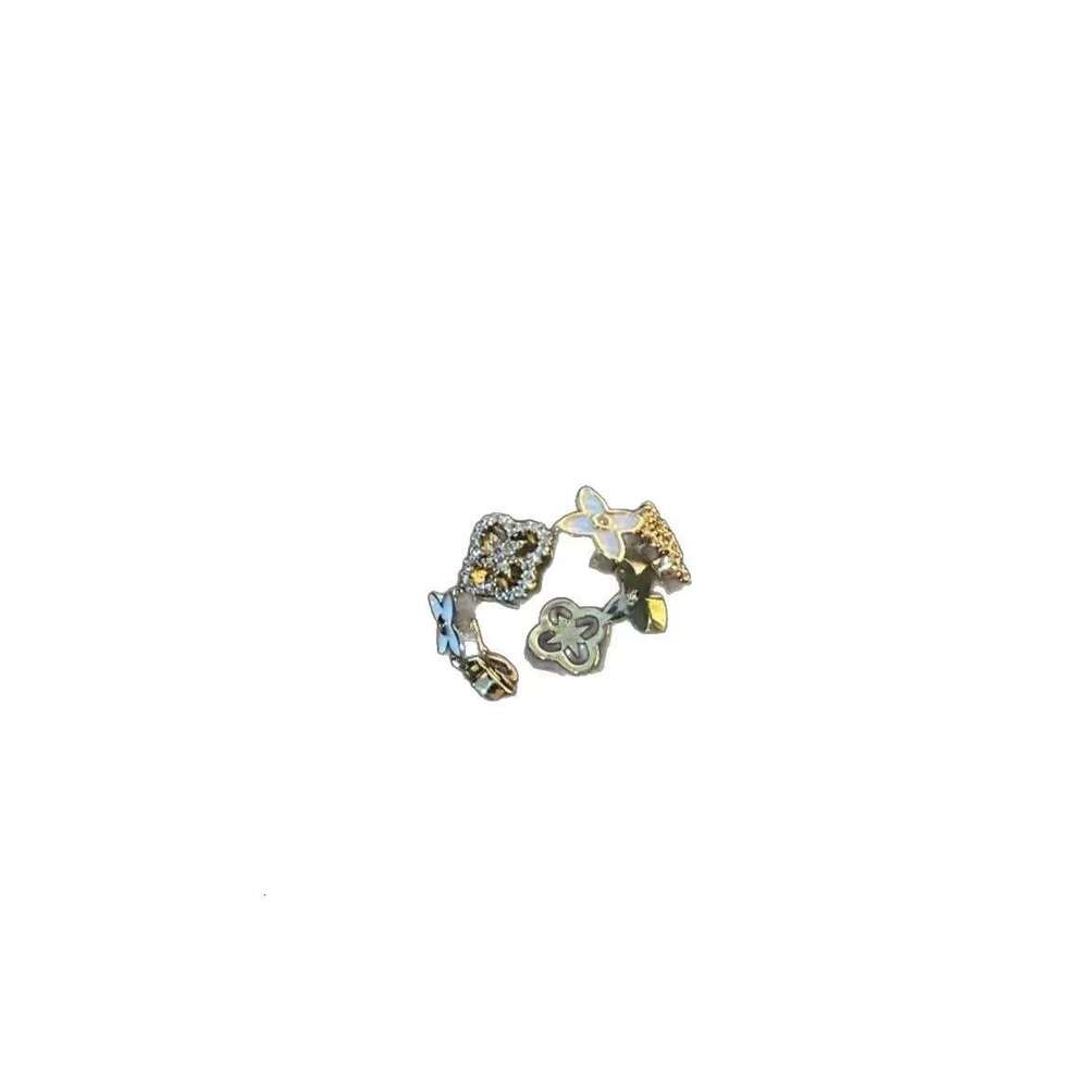 Ins Style Retro Ring Vintage Lucky Clover Ring Light Luxury High-End Niche Elegant Palace Retro Ring Casual Outings