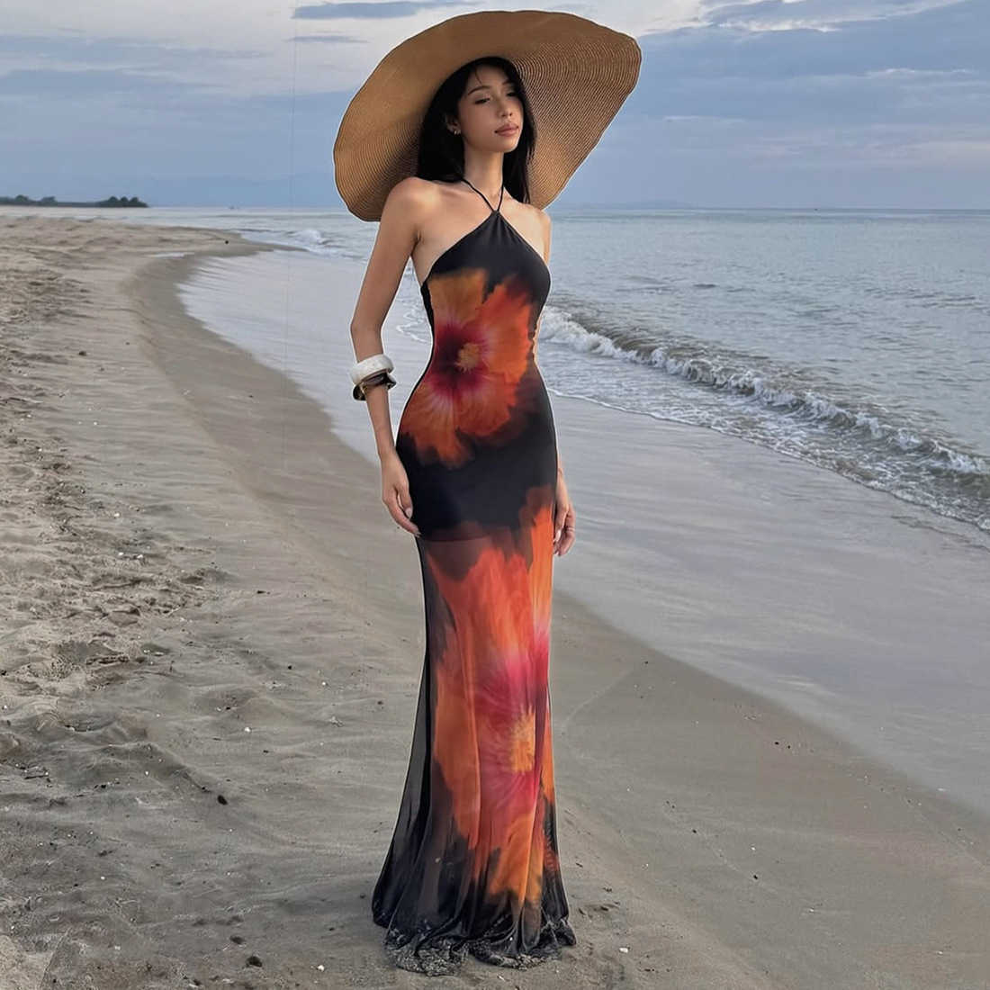 2025 Summer New Womens Fashion Spaghetti Strap Halter Neck Printed Waist Slimming Trendy Dress T260113