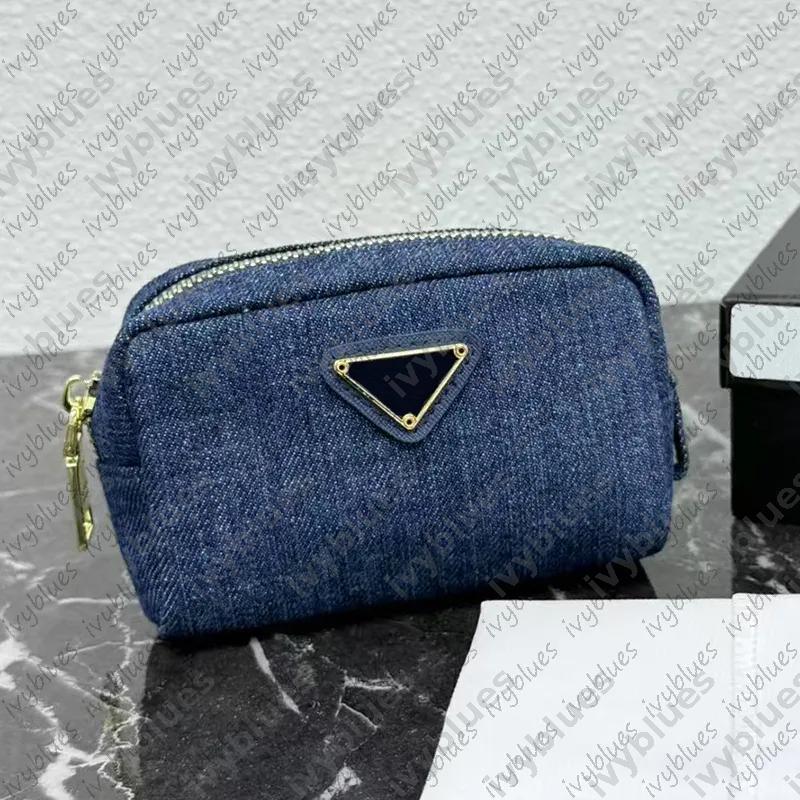 Designer Womens Makeup Bag Exquisite Trendy Travel Small Cosmetic Bag Classic Letter High Quality Versatile Makeup Bag No Box