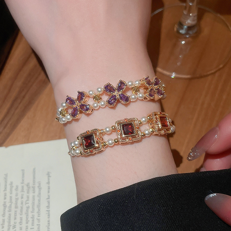 French Retro Zircon Square Flower Pearl Light Luxury High-end Palace Style Bracelet Personalized Fashion Jewelry - view 5