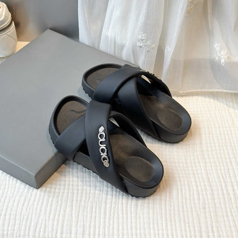 Soft Sole Slide Sandals for Outdoor Wear 2025 Fashion Thick Sole Beach Childrens Sandals Non-Slip Toddler S260312