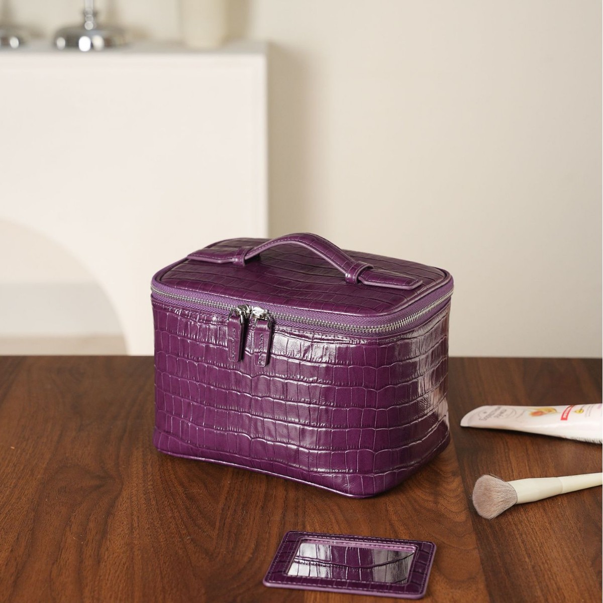 2026 Crocodile Embossed Genuine Leather Toiletry Bag, Large Capacity Travel Makeup Organizer, Premium Waterproof Cosmetic Case