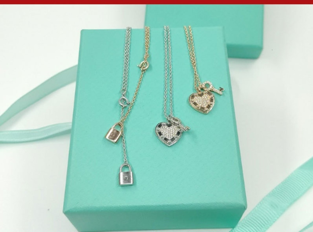 Tiffanyxx Co Necklace Designer Tiffiney And Co Necklace For Woman Man Jewerly S925 Silver New Fashionable Versatile Inlaid Stone Heart Key Small Lock Necklace