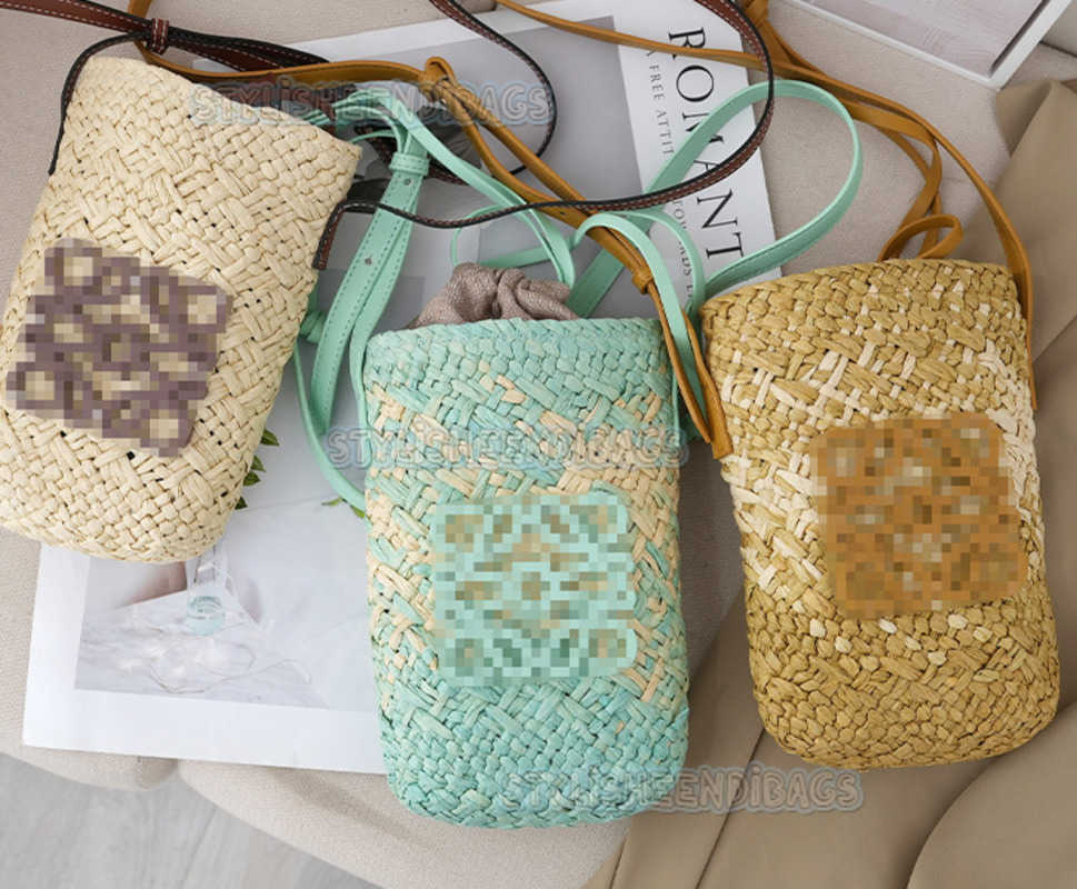 2026 Summer New Handmade Woven Womens Bag Water Bucket Bag Single Shoulder Diagonal Cross Mobile Phone Bag Beach Vacation Bag H260113