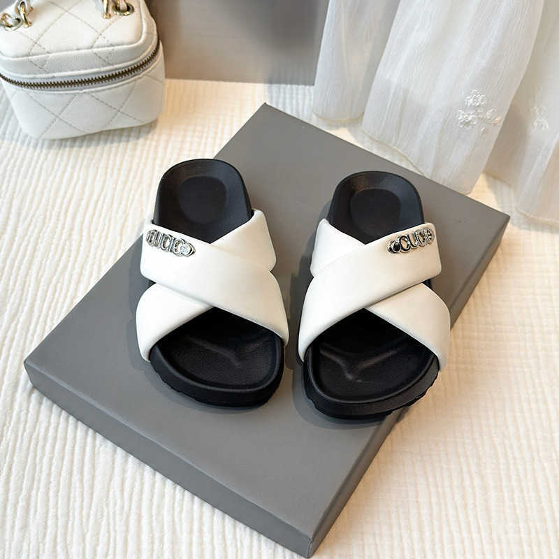 Soft Sole Slide Sandals for Outdoor Wear 2025 Fashion Thick Sole Beach Childrens Sandals Non-Slip Toddler S260312