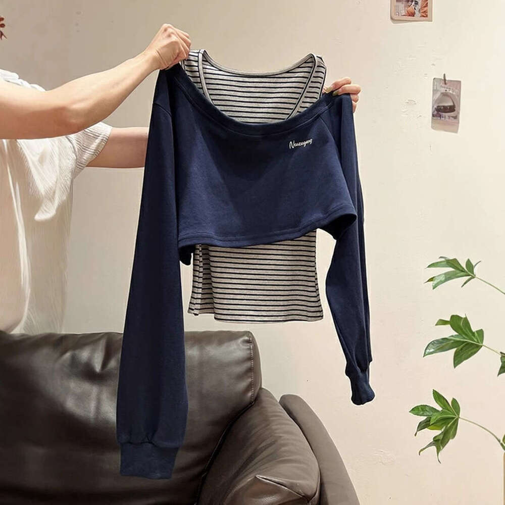 Floral Gray Asymmetrical Long Sleeve Striped Sweatshirt for Women 2025 Autumn Winter Design Sense Matching Vest Two-Piece Set Top - view 5