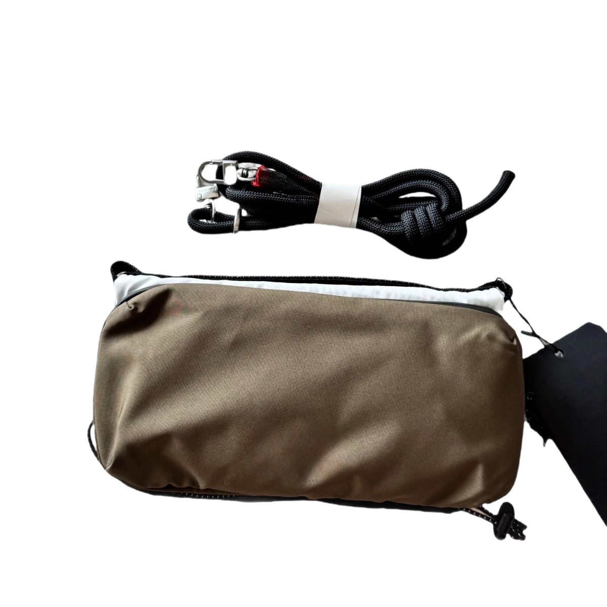 D69 Versatile Light… - image