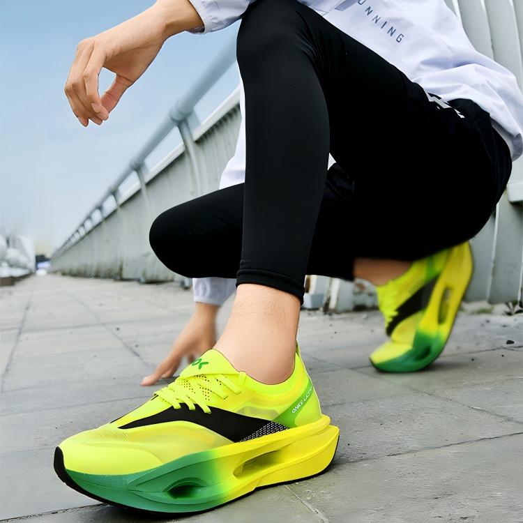 ONKE Carbon Plate Running Shoes for Men and Women Marathon Sneakers Anti slip Wear resistant Rebound Sports Shoes