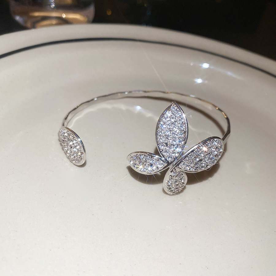 European and American Cross-Border Inlaid Diamond Flower Open Elegant Personality Niche Design Bracelet Light Luxury High-End Sense Jewelry - view 6