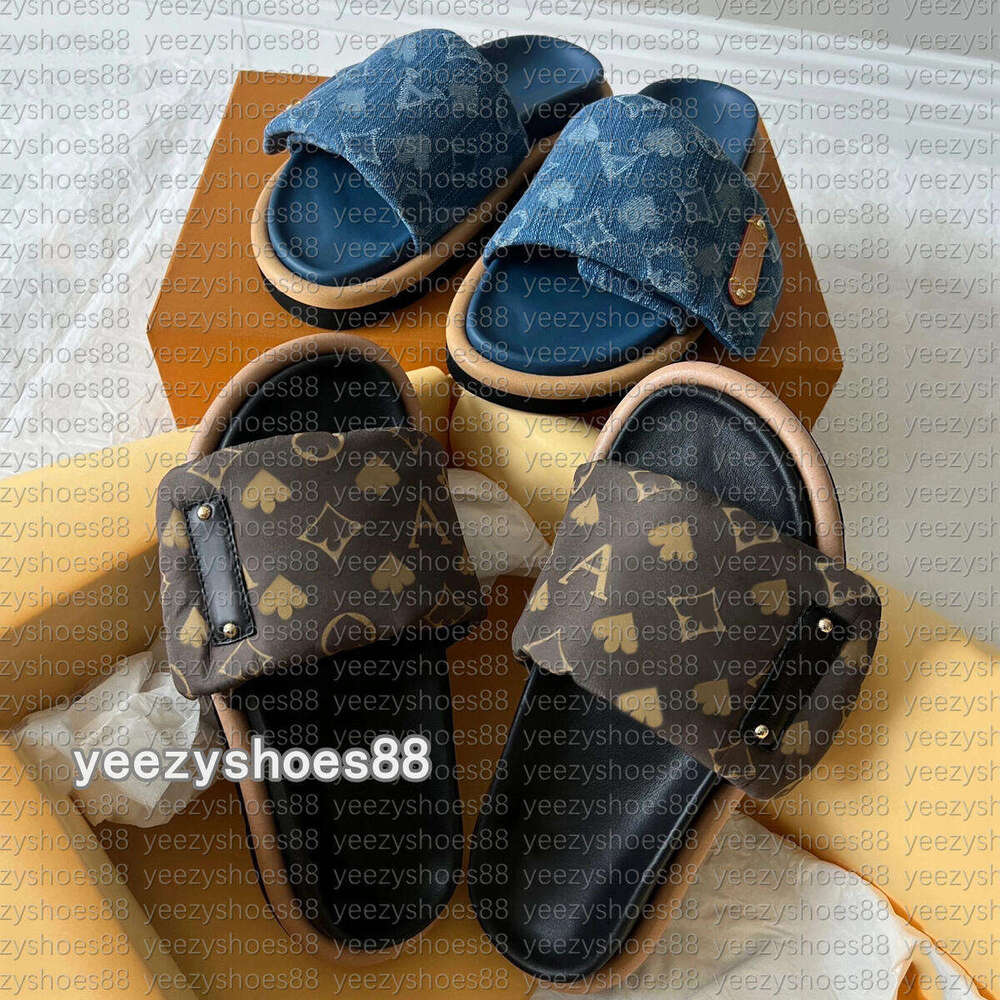 Designer sandals Pillow Pool slippers for women slides comfort embossed ladies mules flats shoes triple black pink deep denim blue slipper woman men sliders
