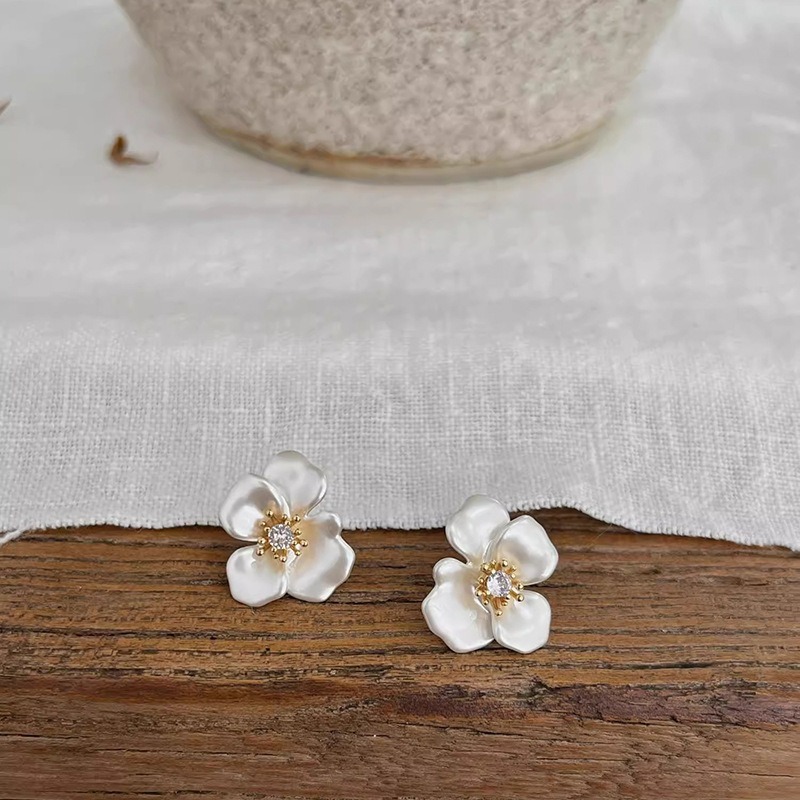French Style Flower Stud Earrings for Women Luxury Dainty Unique Niche Jewelry Premium Trendy Festival Gift