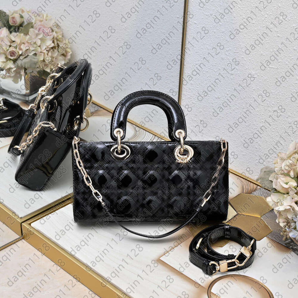 Genuine Leather Pearl Clutch Bag Patent Leather Purse Womens Handbags Designer Bag Lady Fashion Tote Bag Luxury Bag Travel Bag Pochette Handle Bag Chain Bag