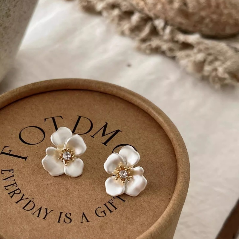 French Style Flower Stud Earrings for Women Luxury Dainty Unique Niche Jewelry Premium Trendy Festival Gift