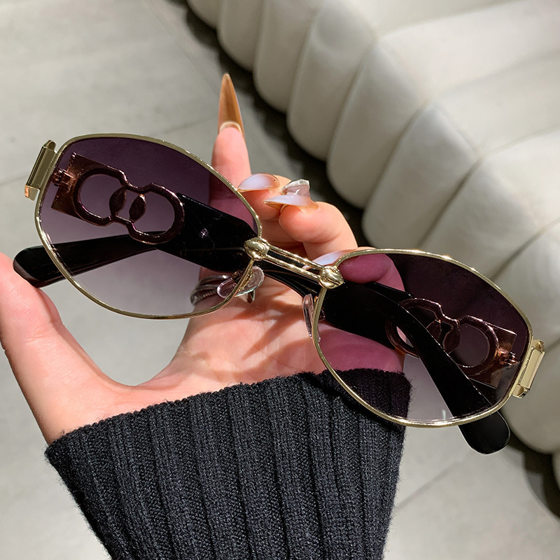 New Designer Sunglasses Metal Women's Oval Sunglasses Luxury Glasses Personalized Trend Driven Sunglasses Women's Small Frame Sunshade Glass