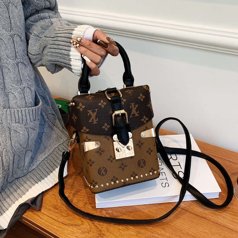 Hard Shell Women's Handbag 2026 New Printed Crossbody Small Square Box Backpack Party Casual Cute Bag