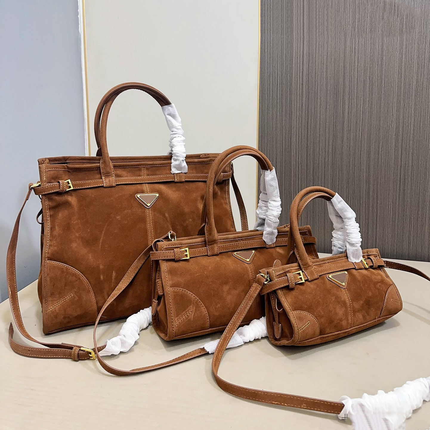 Suede Designer bags bonnie soft lux tote bag Womens men leather Shoulder bag Luxury Re Edition 2000 2005 Recycled Nylon Handbag Explore postman bag fashion travel bag