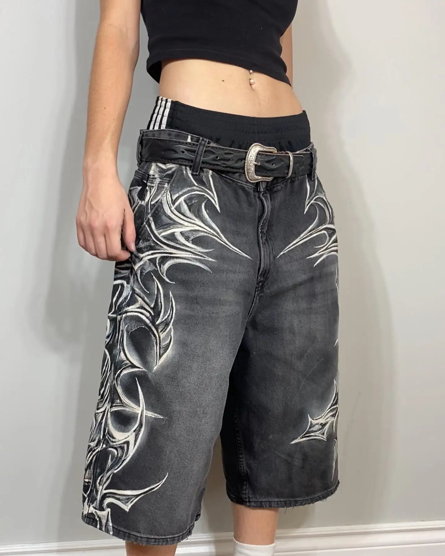 American Retro Gothic Halloween Geometry Graffiti Print Denim Shorts Men Women Y2k Low Waist Baggy Knee Length Jeans Jorts Short 260114