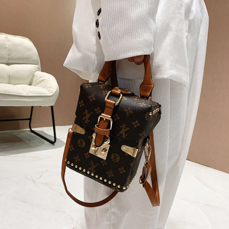 Hard Shell Women's Handbag 2026 New Printed Crossbody Small Square Box Backpack Party Casual Cute Bag