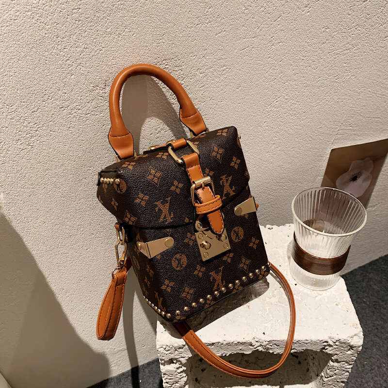 Hard Shell Women's Handbag 2026 New Printed Crossbody Small Square Box Backpack Party Casual Cute Bag