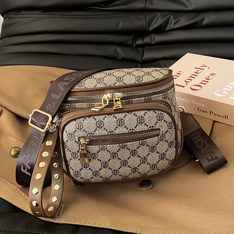 New Fashion Leisure Saddle Bag Women Wide Shoulder Strap Shoulder Bag Everything Retro Commuting Crossbody Bag Small Bag 2026s hot