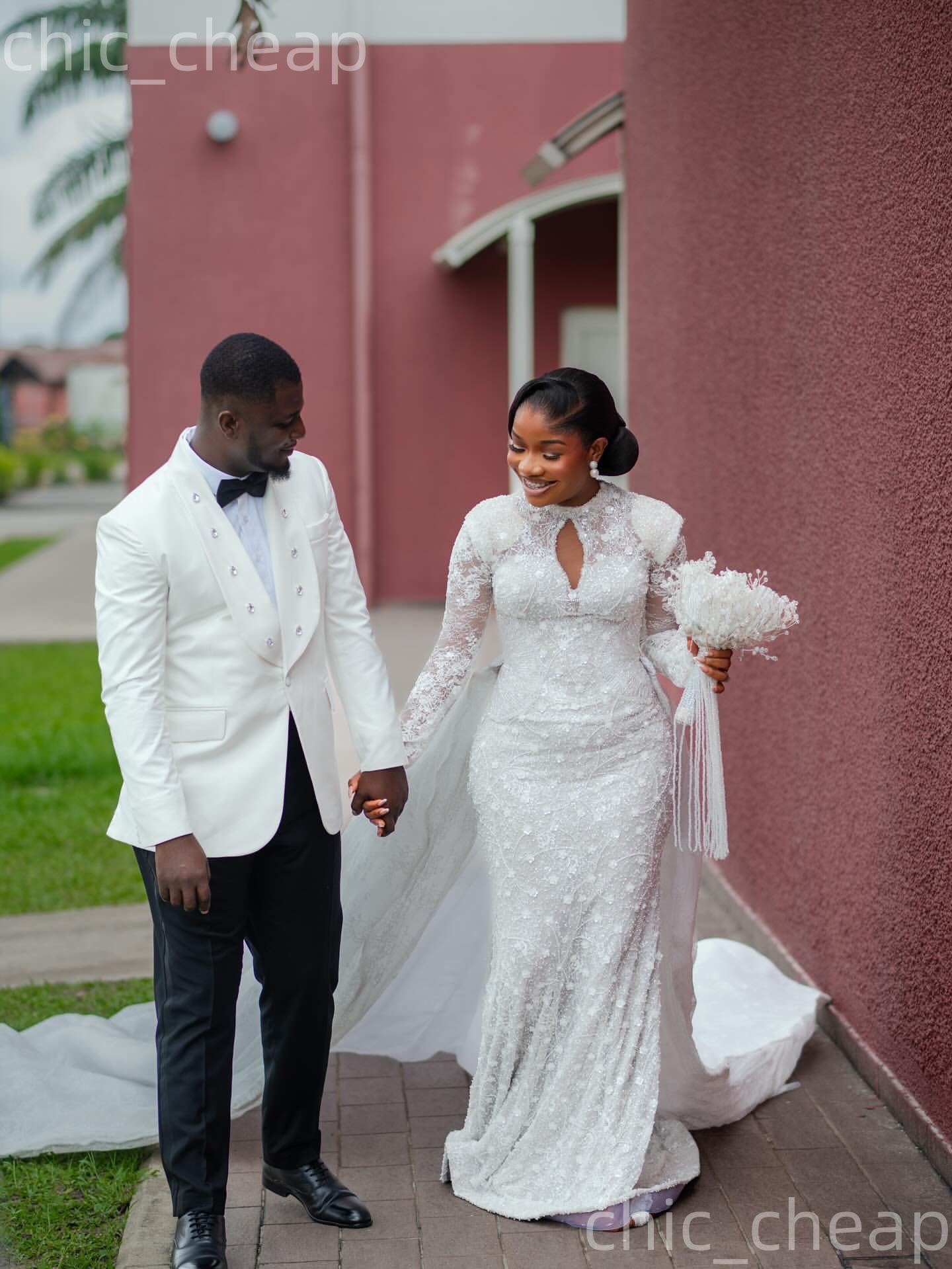 African Aso Ebi 2026 Ivory Mermaid Wedding Dress Floral Lace Beaded Full Sleeves Detachable Train Vintage Bridal Gowns Dresses ZJ222