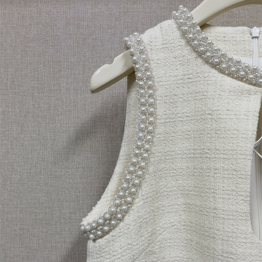 Fashionable Urban Sexy Luxury Early Spring French Small Fragrance Urban Temperament Pearl Decoration Collar Coarse Floral Sleeveless Women's Dres