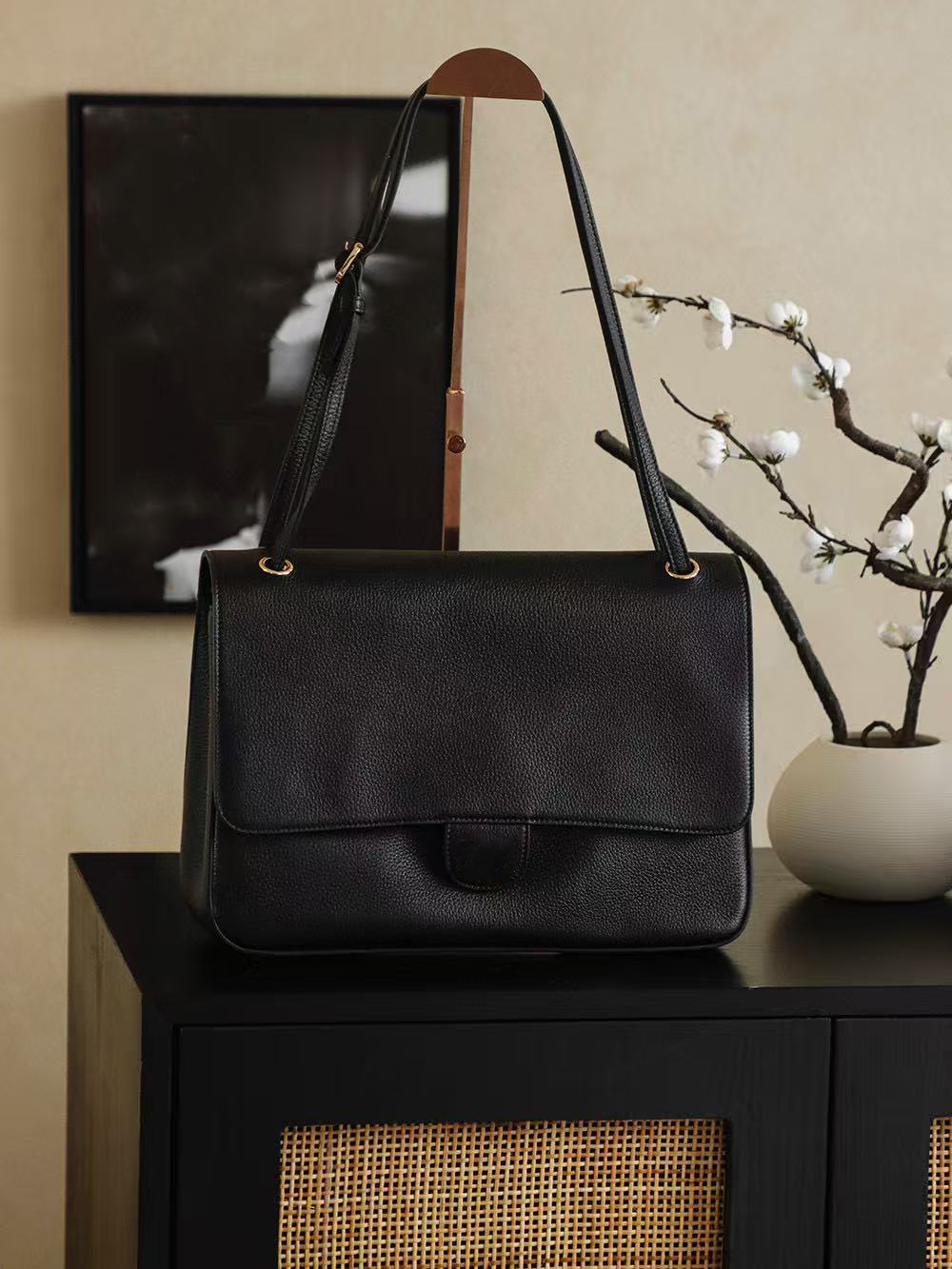 High-quality luxury fashion designer handbag, women's classic luxury cowhide lychee pattern shoulder strap shopping bag, simple one-shoulder cross-body bag handbag